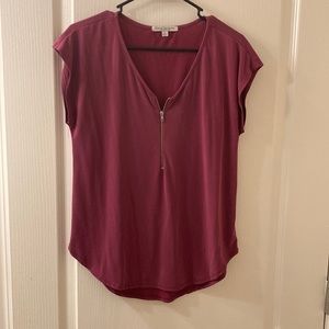 Green Envelope Brand Top. Size Small.‎